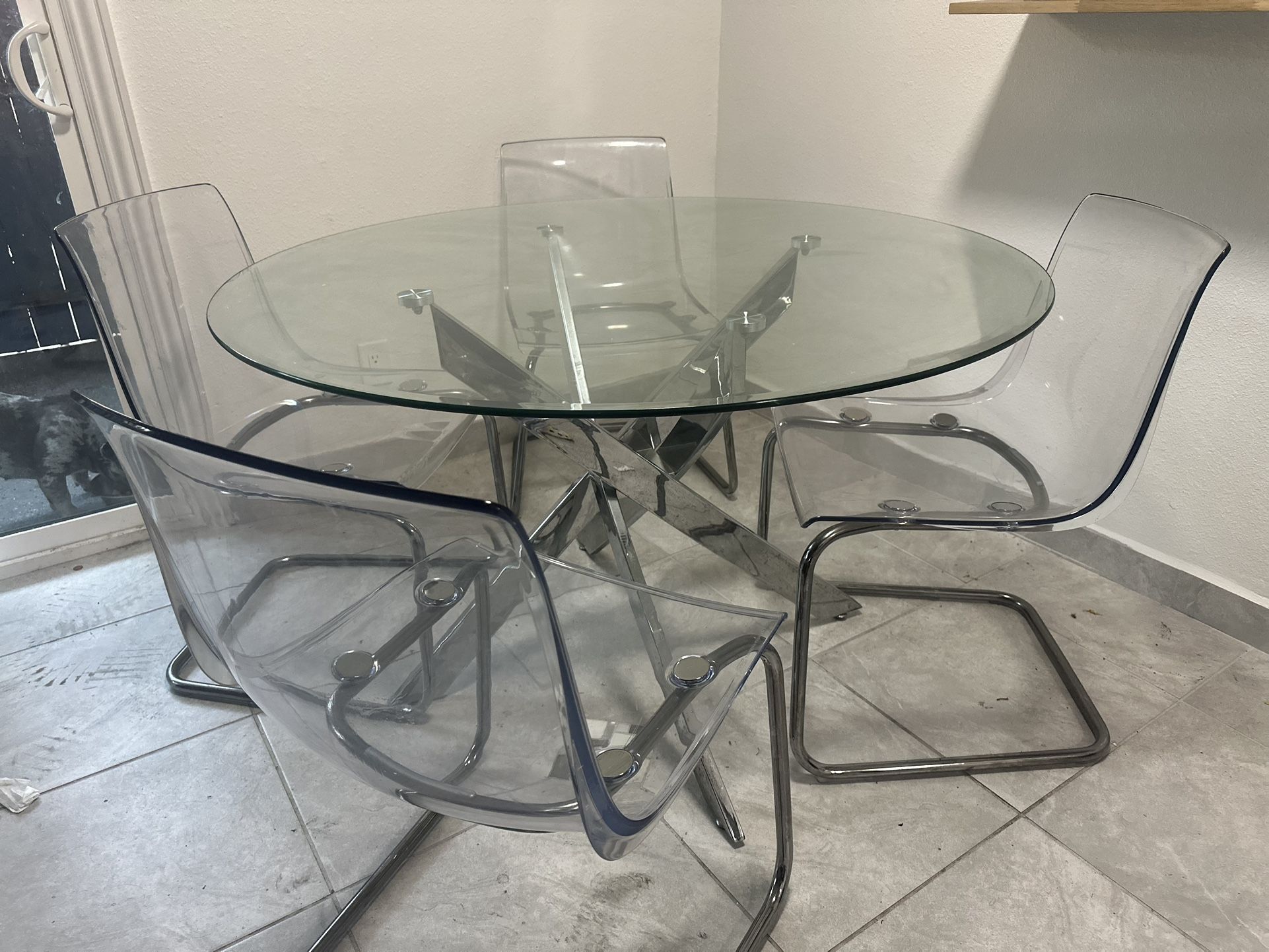 Dining Room Set Table + 4 Chairs