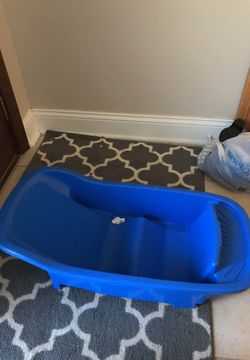 Baby bathtub