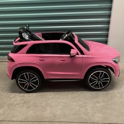 Mercedes Benz 450 Pink Toy