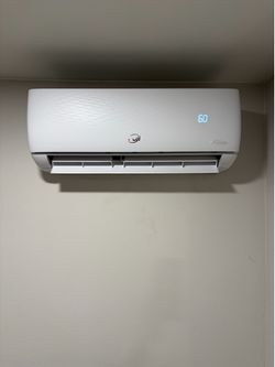 Installation Included - Fuji 12,000 BTU 1 Ton Mini Split AC & Heater  20 SEER2
