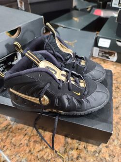 10c Black And Gold Foams