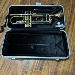 Schmitt Music Trumpet & Stand