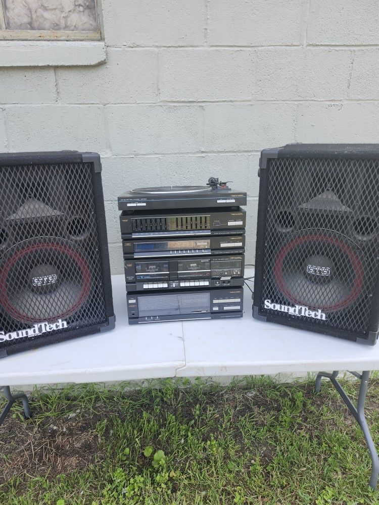 Realistic Stereo & Speakers