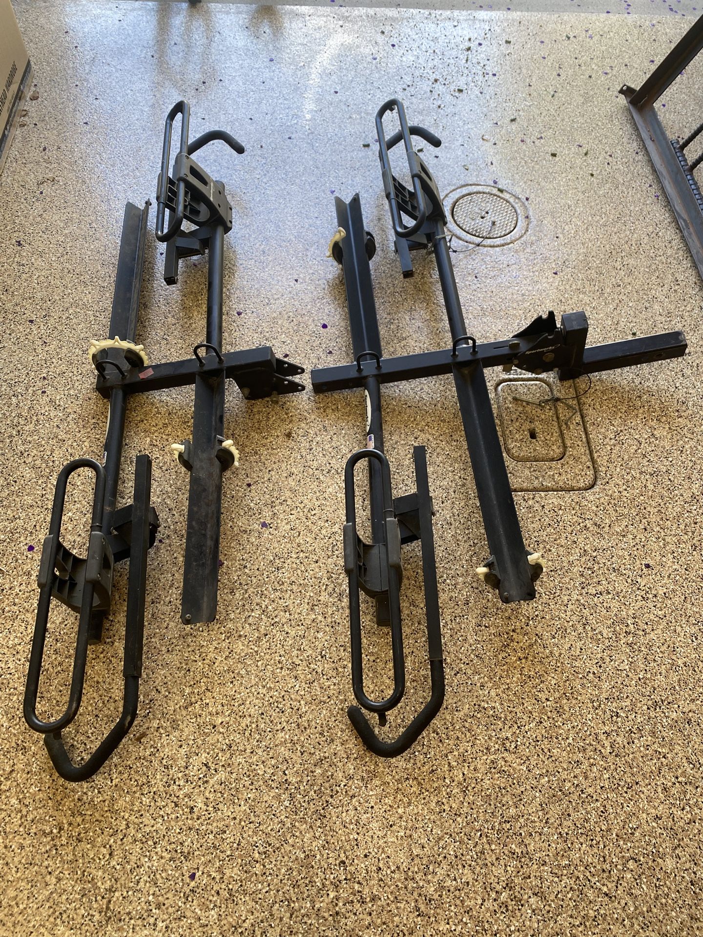 Bike Rack For Tow Hitch - Holds 2 - 4 Bikes