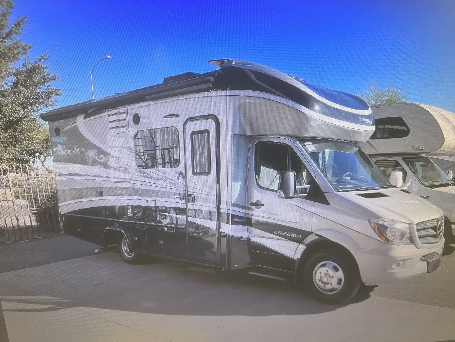 2018 ISATA 324FWN