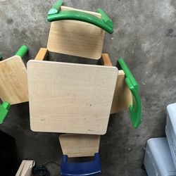 LAKESHORE Toddler Pretend & Play Table + Four Chairs