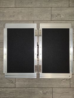2FT Portable Wheelchair Ramp, Non-Skid Aluminum Handicap Ramps with Handle, Folding Threshold Ramp for Home Steps,