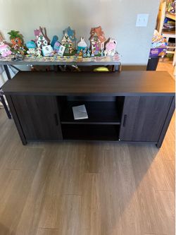 Tv stand