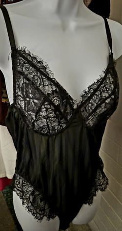 🎀BRAND NEW BEAUTIFUL SHEER LACE ONE PIECE  LINGERIE! BY SHEIN... $10!🎀 