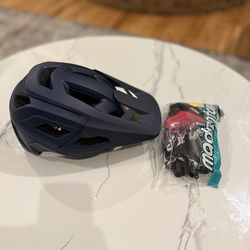 Bicycle gear for a safe ride