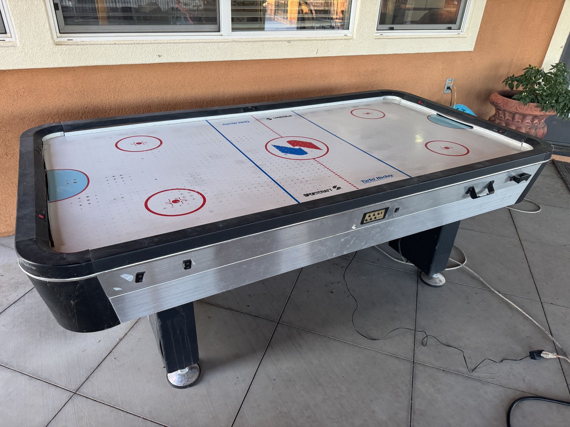 Air Hockey Table