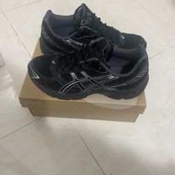 Black Asics Size 10/5