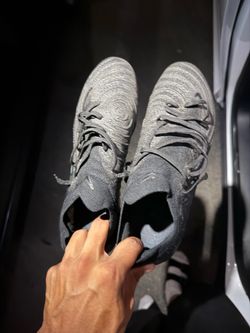 Size 8.5 phantom soccer cleats