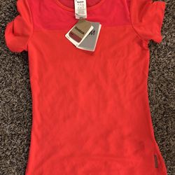 Reebok Woman  PlaydryShirt