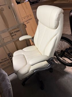 Desk chair like new