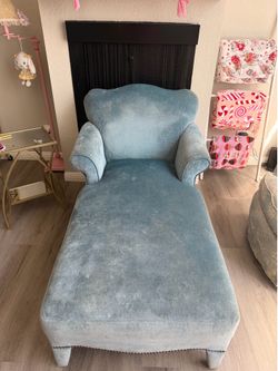 Blue lounge seat/couch