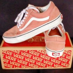 VANS shoes- Men:8.5 Women:10