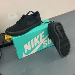Nike Men’s/ Women’s Shoe