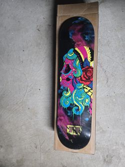 Lady Skull Superior Skateboard