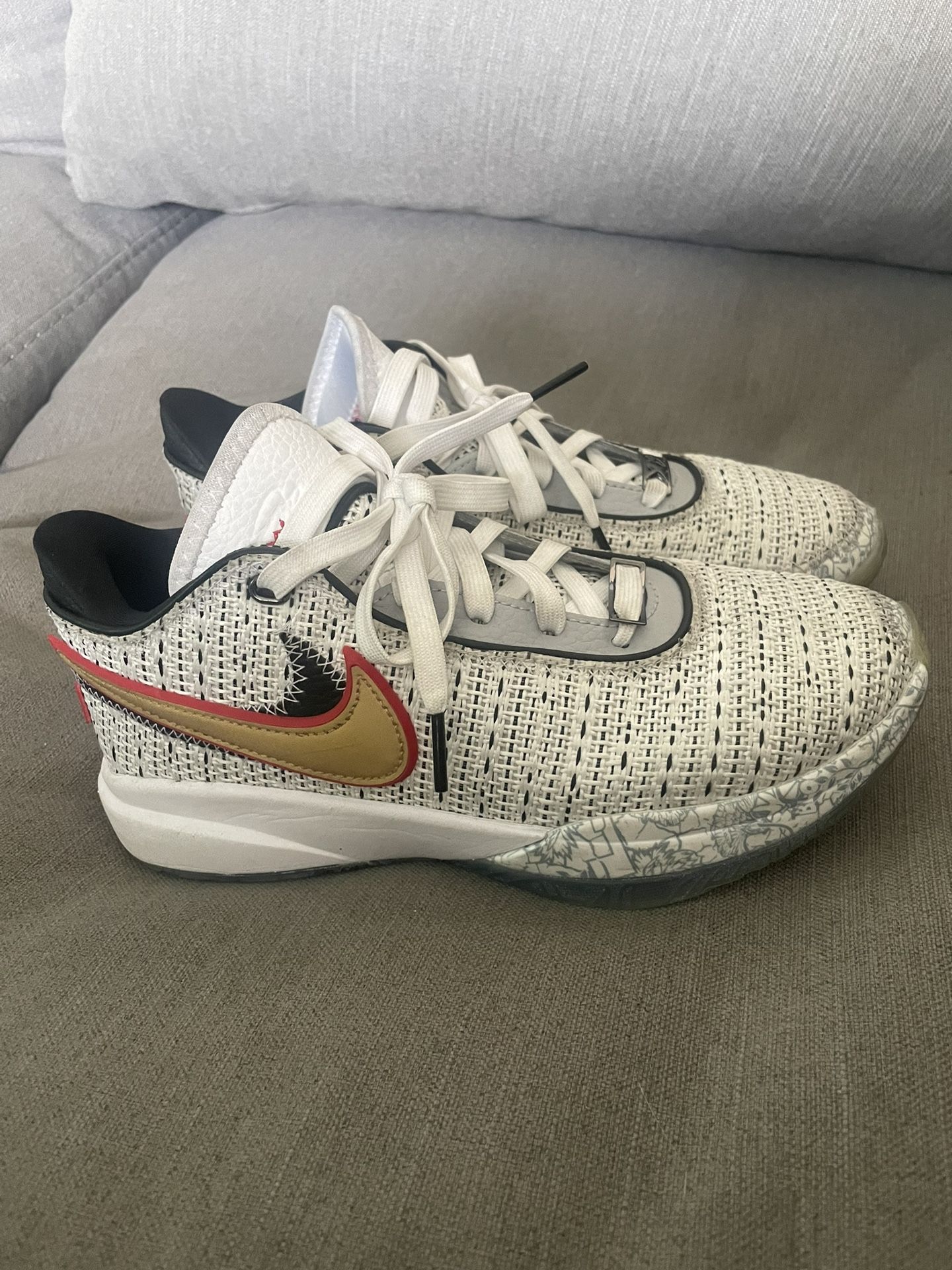 Nike Lebron XX 20 The Debut Size 5Y