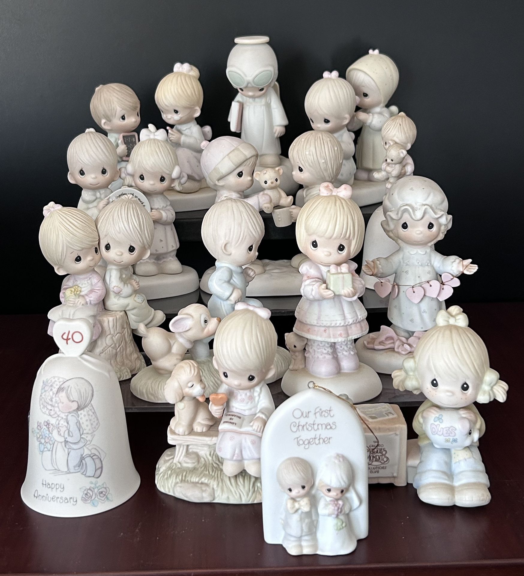Lot Of 14 Precious Moments Figures