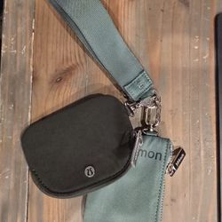 Lululemon Dual Pouch Wristlet 