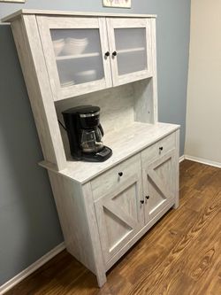 White Farmhouse Kitchen Hutch