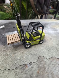 Clark diecast forklift