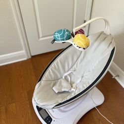 Baby stuff, 4 moms Mamaroo etc…