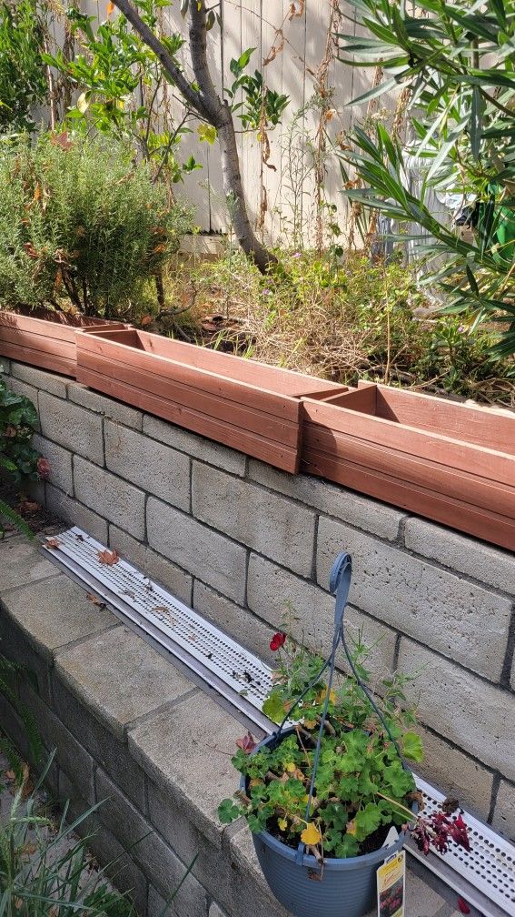 Planters Redwood 10 Of Them