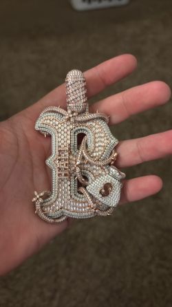 B pendent