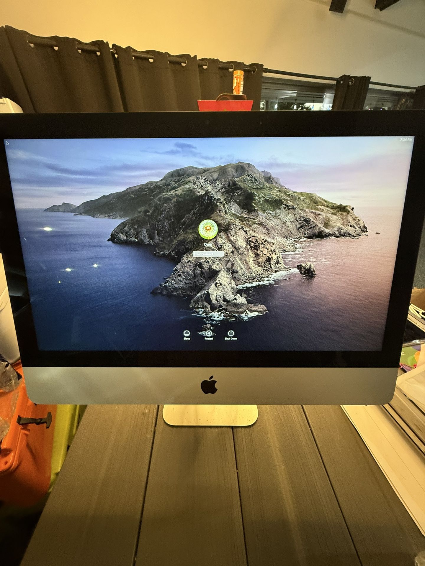Used 21.5” iMac Late 2009 + Mouse & Keyboard $250
