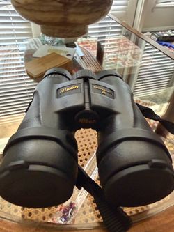 Nikon Monarch M5 8x42 Binoculars – Excellent Condition