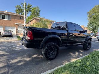 2012 RAM 1500 SLT V8