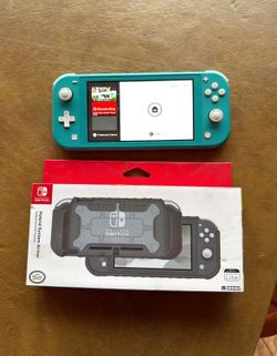 Nintendo switch lite w case