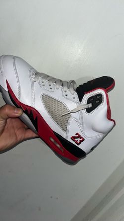 Fire red Jordan 5s            Size 9