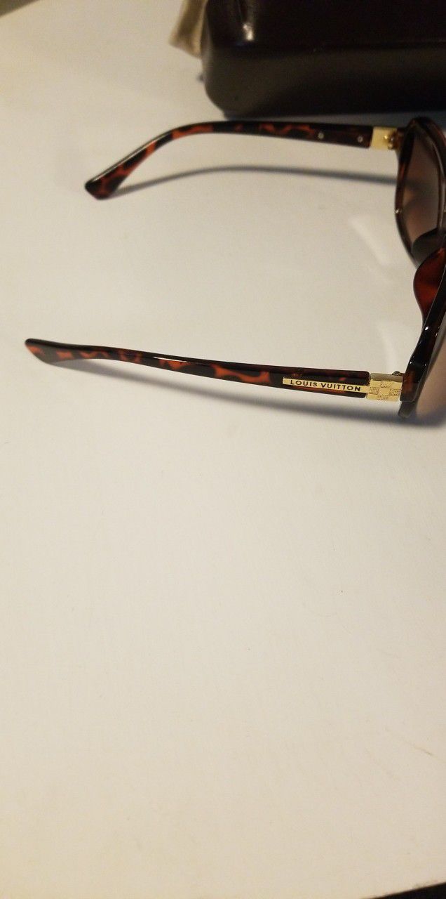 Sold at Auction: Louis Vuitton Sunglasses (Unauthenticated) 9012