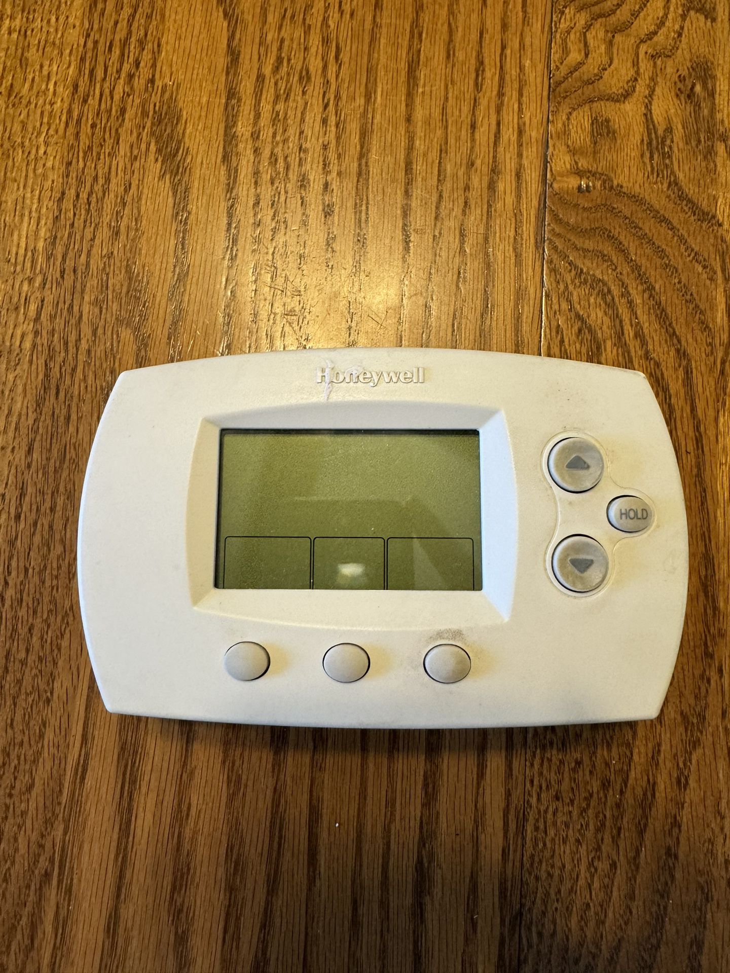 Honeywell FocusPro Programmable Thermostat