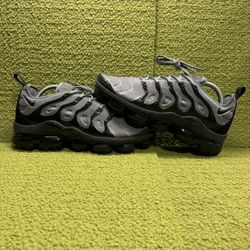 Vapor Max’s Size 10