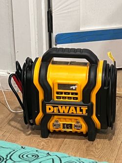 DEWALT DXAEPS14, a portable auxiliary starter (jump starter)