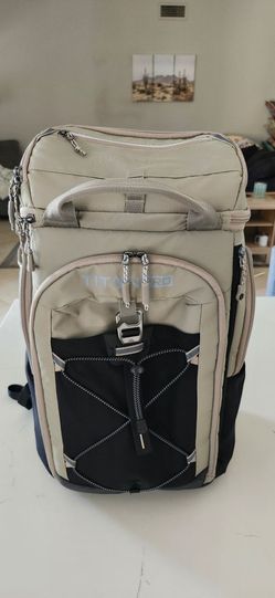 Titan pro backpack with 2 icepacks new without tags