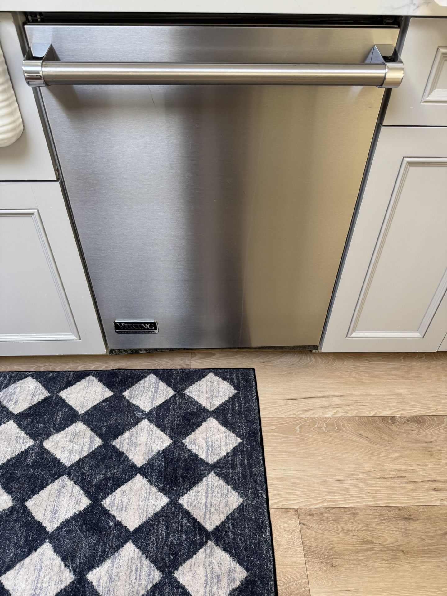 Viking dishwasher