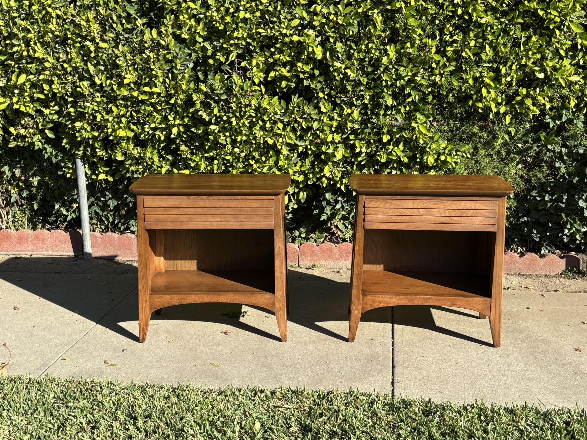 Mid Century Modern Nightstands by Harmony House c.1960’s