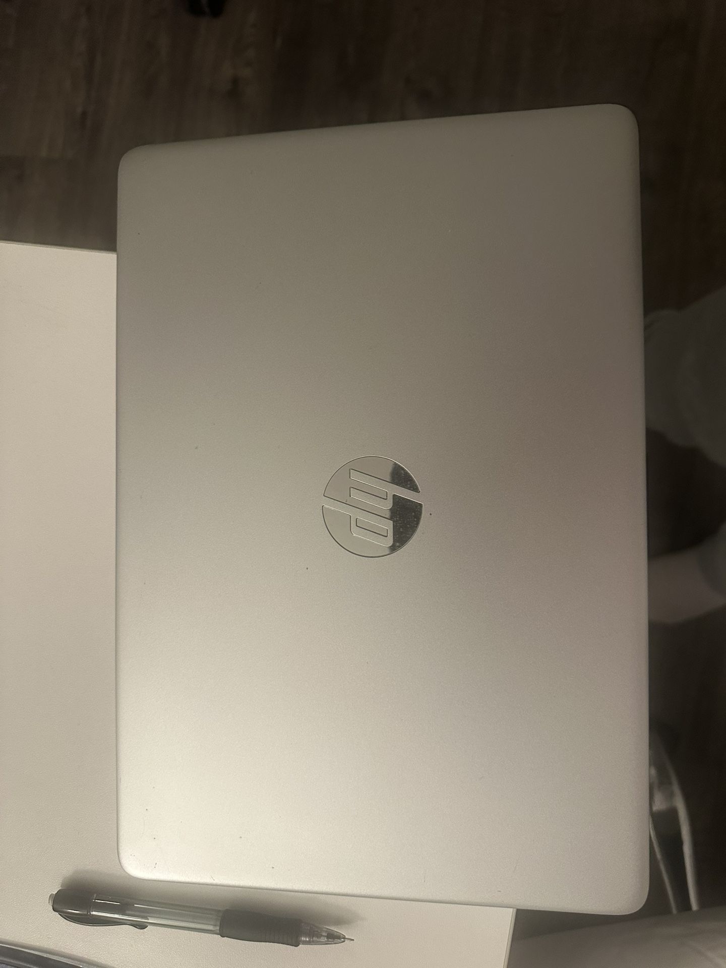 HP laptop i30