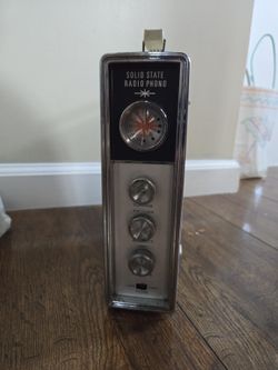Passport Portable Phonograph Am Radio 