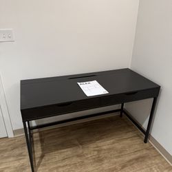 Office desk / Computer desk
