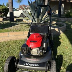 HondaHRC 216  hydrostatic transmission Commercial Lawn Mower