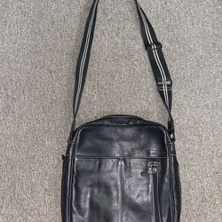 Storksak Pebbled Leather Diaper Nappy Bag Multiple Compartments EUC