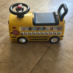 Cocomelon Rideable School Bus 