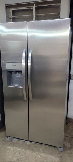 Frigidaire side by side Stainless Steel